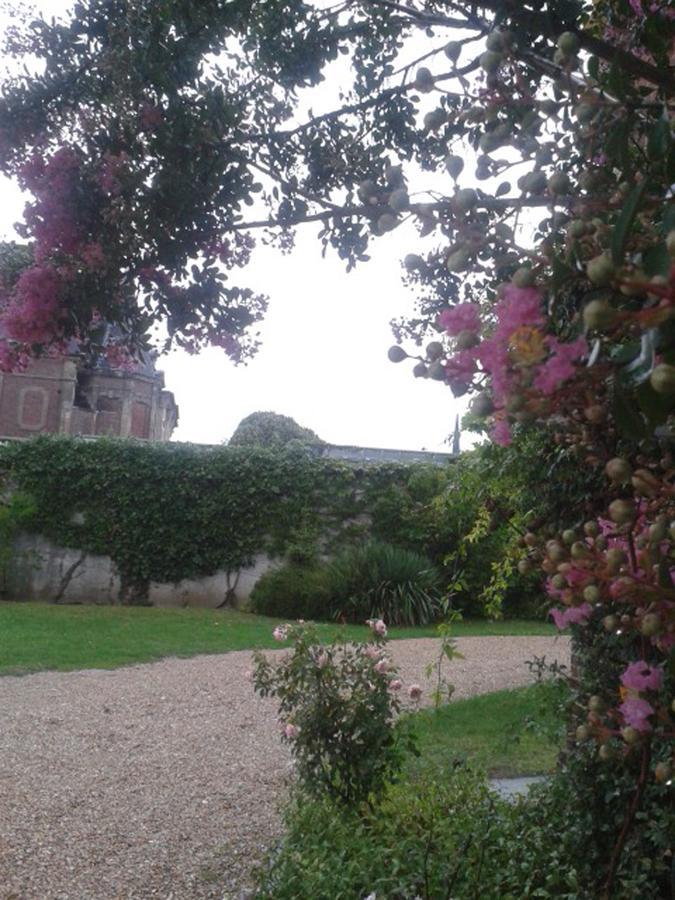 Hotel Au Chateau Blanc Saint-Aubin-lès-Elbeuf Екстериор снимка