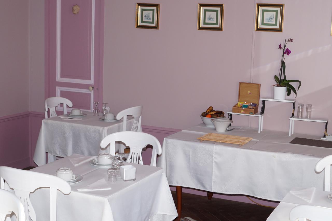 Hotel Au Chateau Blanc Saint-Aubin-lès-Elbeuf Екстериор снимка