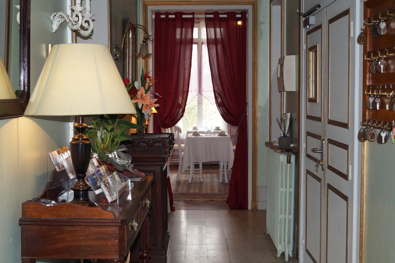 Hotel Au Chateau Blanc Saint-Aubin-lès-Elbeuf Екстериор снимка