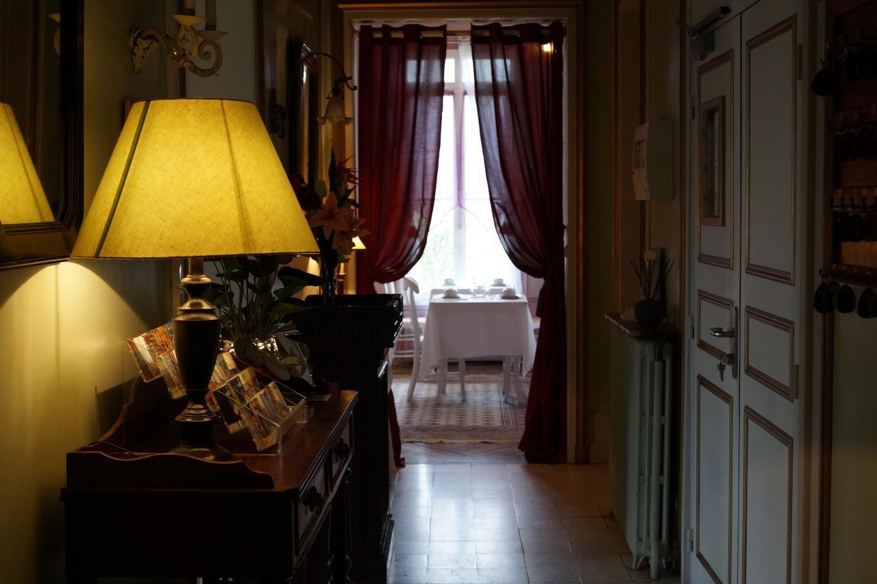 Hotel Au Chateau Blanc Saint-Aubin-lès-Elbeuf Екстериор снимка