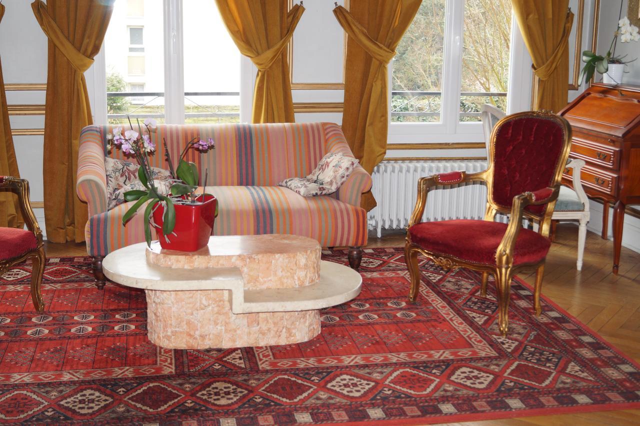 Hotel Au Chateau Blanc Saint-Aubin-lès-Elbeuf Екстериор снимка