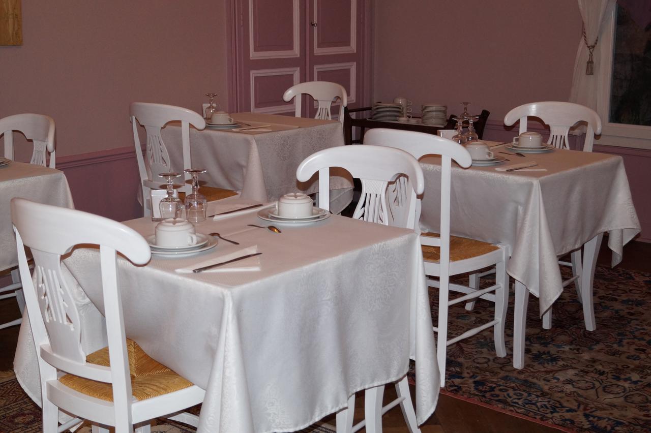 Hotel Au Chateau Blanc Saint-Aubin-lès-Elbeuf Екстериор снимка